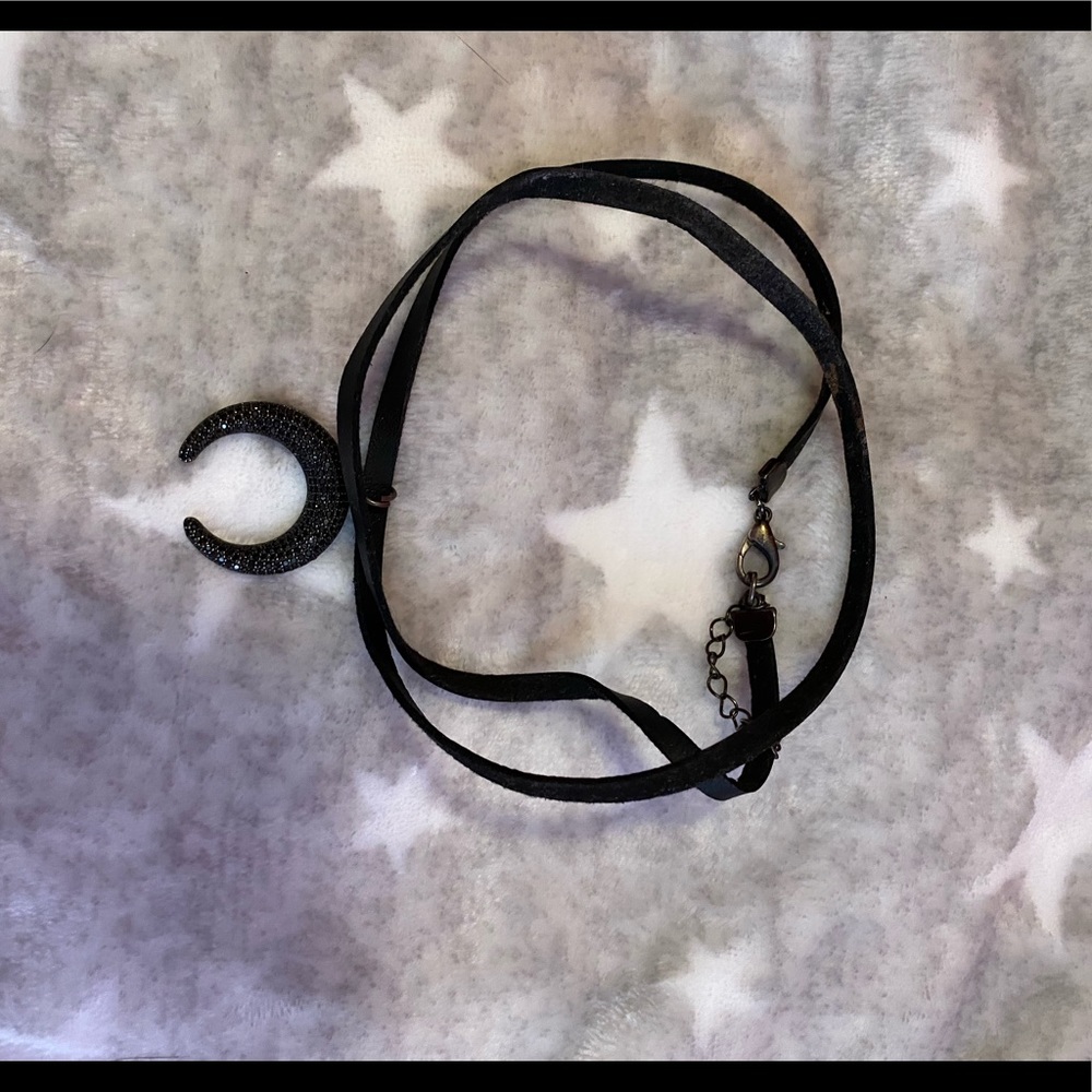 Jewelerry crescent choker